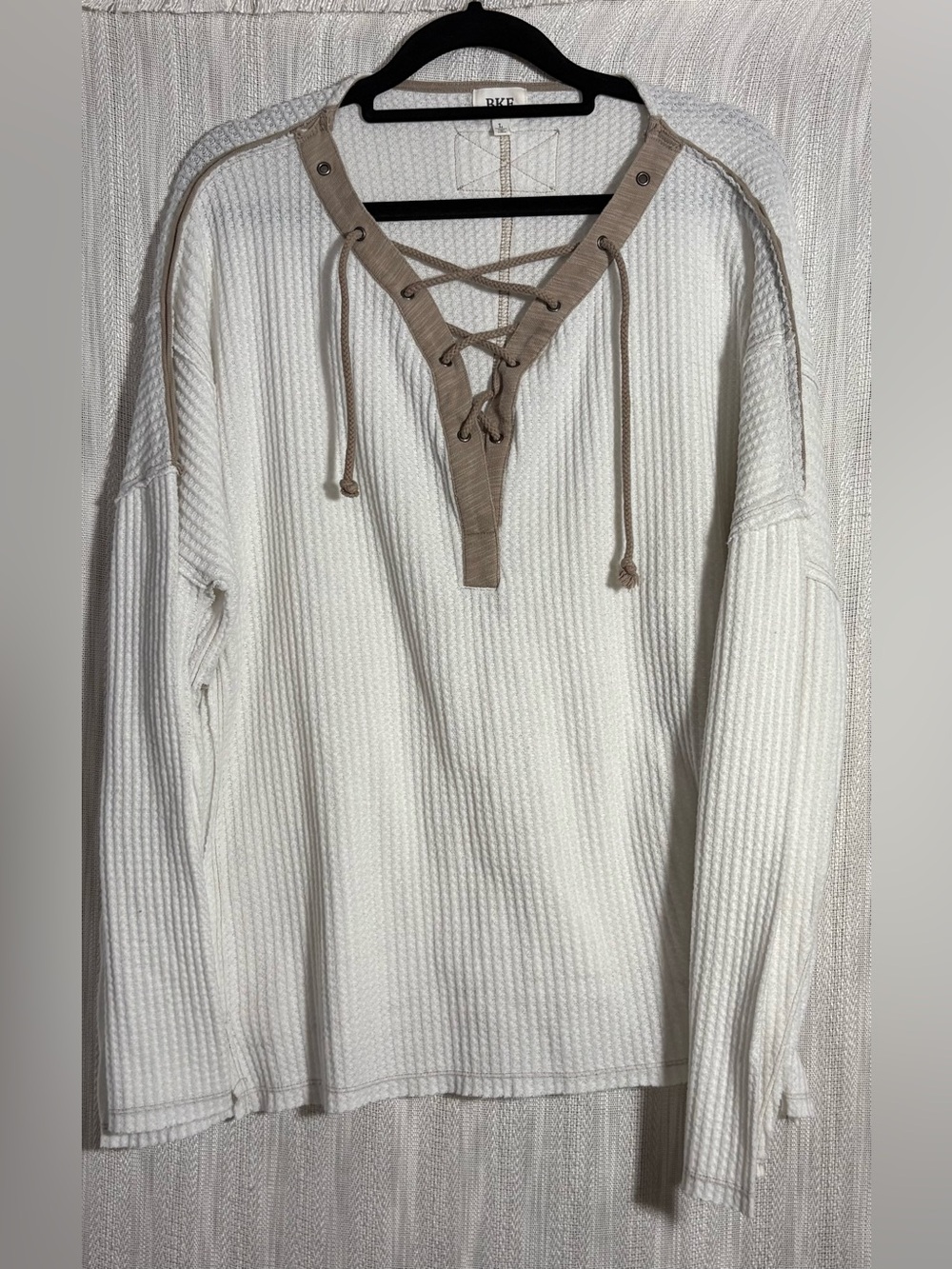 BKE Buckle Lace Up Waffle Knit Thermal Top White Cream Tan Trim Size boho